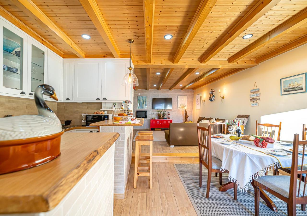 Ocean Breeze Colares